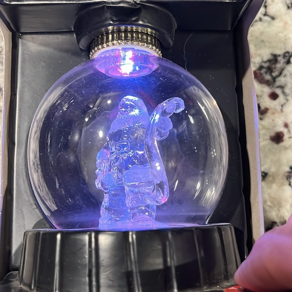 CHRISTMAS EVE HOLIDAY RADIANCE SANTA GLASS GLOBE Illuminated Christmas Ornament - Picture 8 of 8